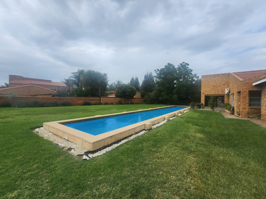 4 Bedroom Property for Sale in Jim Fouchepark Free State